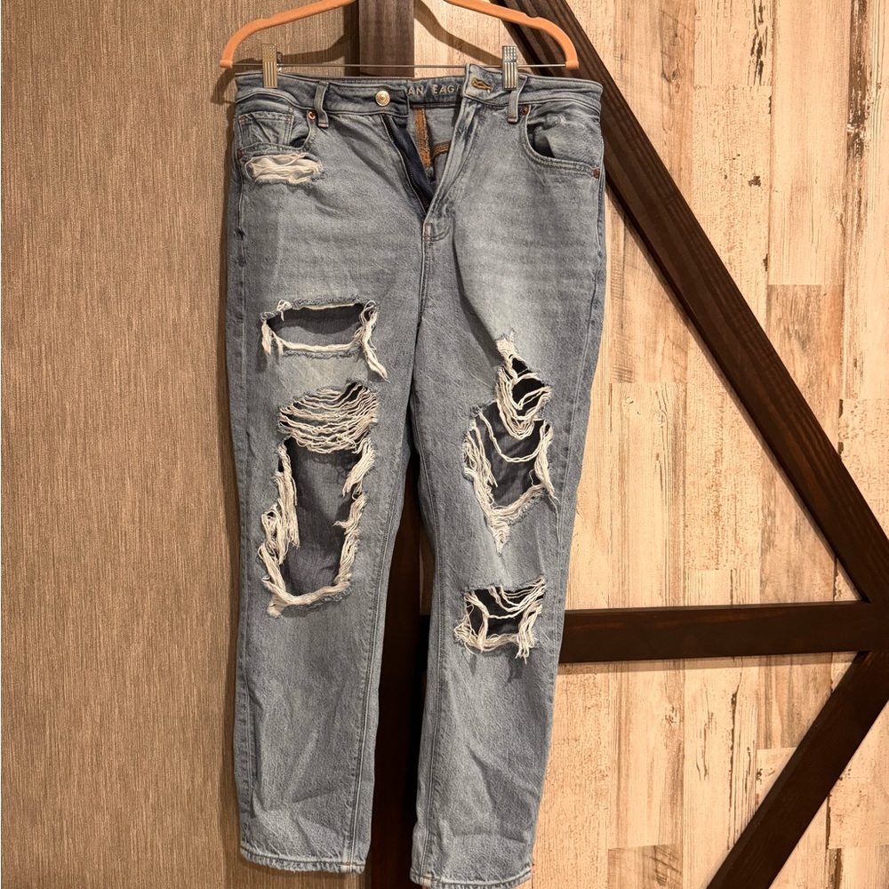 American Eagle Outfitters Light Blue Distressed Boyfriend Jeans - Size 10 Short